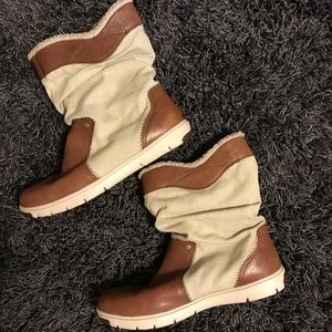 Tommy Hilfiger Women’s size 9.5 casual Boots